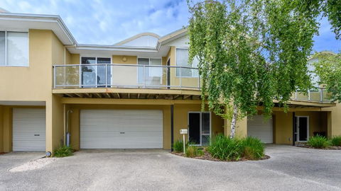 Sandpiper 9 - Close To Town And Beach - Accommodation Batemans Bay 0