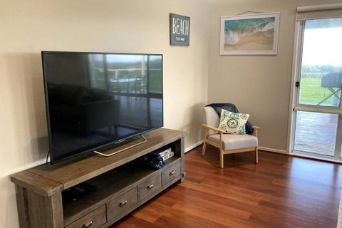 Sandy Bottoms Beach Escape - Accommodation Batemans Bay 3