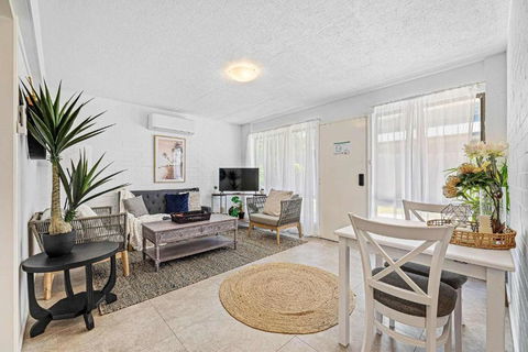 Sandy Shores Unit 4 150m Flat Walk To Beach - Accommodation Batemans Bay 0