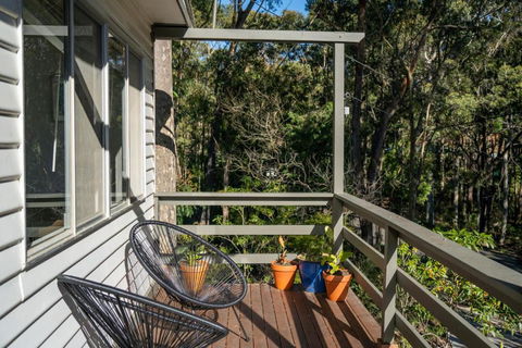 Secluded Coastal Retreat With Ocean Views - Accommodation Batemans Bay 2