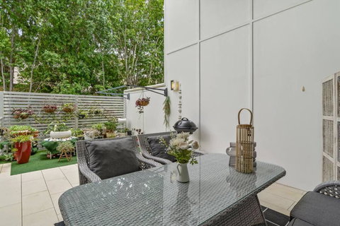 Stunning 3-bedroom Townhouse - Accommodation Batemans Bay 0