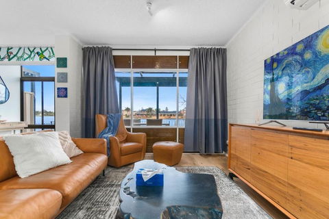 Stunning Lake View Townhouse-Dream Staycation - Accommodation Batemans Bay 3