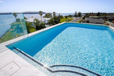 Superb 2-Bed Apartment With Scenic Bay Views - Accommodation Batemans Bay 3