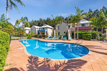 Surfside Villa On Myamba with Accommodation Batemans Bay