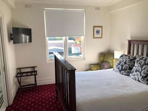 The Corner Hotel Alexandra - Accommodation Batemans Bay 1