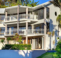 BEACHSIDE MANOR - walk to the beach - Accommodation Batemans Bay