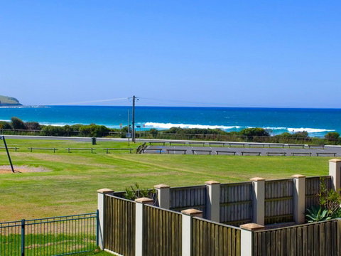 Beachside Retreat - Accommodation Batemans Bay 0