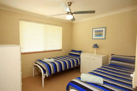 BEACHSIDE VILLA 2 - Accommodation Batemans Bay 1