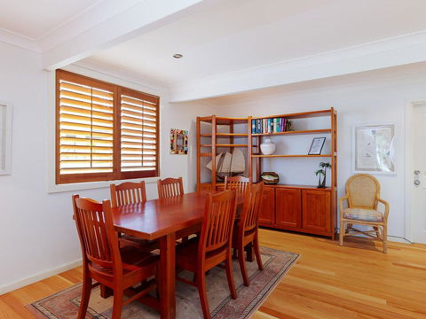 Beauty And The Beach', 88 Foreshore Drive - Large Home With WIFI & Water Views - Accommodation Batemans Bay 1