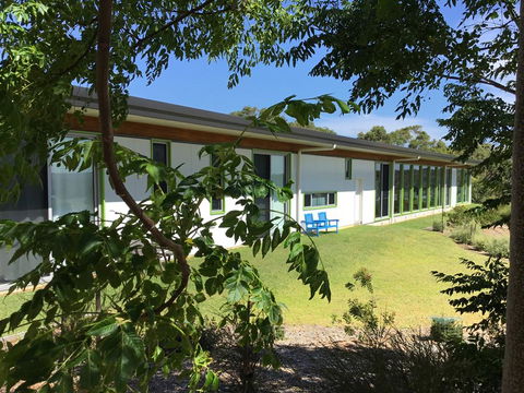 Bed + Bauhaus - Accommodation Batemans Bay 2