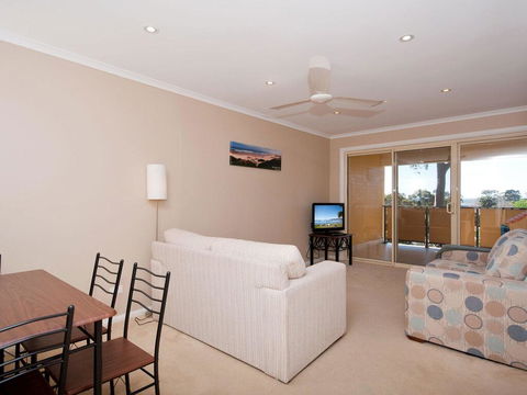 Bellima Beach House', 9 Jackson Close - Huge Duplex With Air Con And Fabulous Views - Accommodation Batemans Bay 3