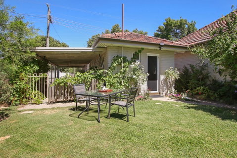 Benson House & Benson Lodge - Accommodation Batemans Bay 3