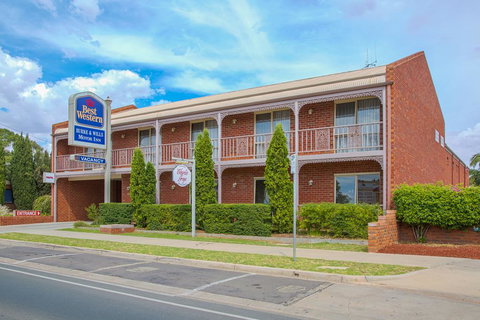 BEST WESTERN Burke And Wills Motor Inn - Accommodation Batemans Bay 0