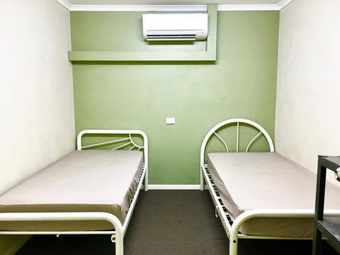 Bigfoot Backpackers - Accommodation Batemans Bay 2
