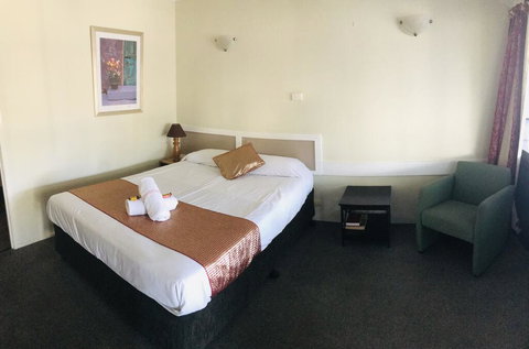 Biloela Centre Motel & Steakhouse Restaurant - Accommodation Batemans Bay 1
