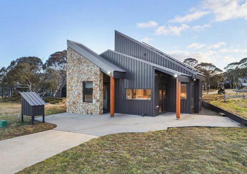 Blackout - Accommodation Batemans Bay 0
