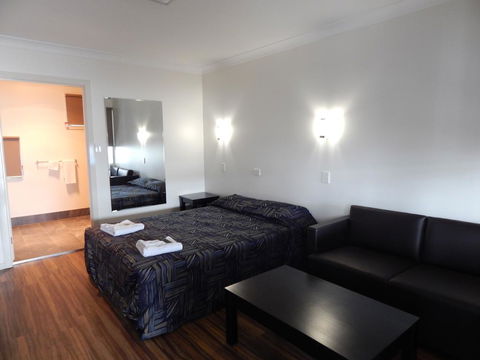 Blackwater Hotel Motel - Accommodation Batemans Bay 2