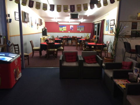 Bluff Hotel - Accommodation Batemans Bay 2