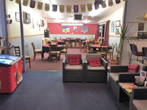 Bluff Hotel - Accommodation Batemans Bay 3