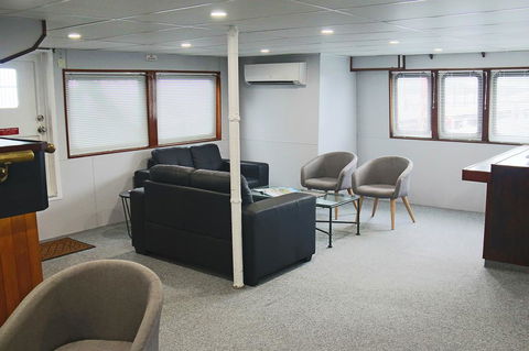 Boatel Cairns - Accommodation Batemans Bay 3