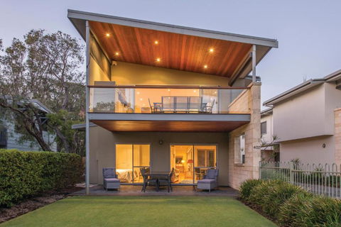 XYZ Holiday Home - Accommodation Batemans Bay 1