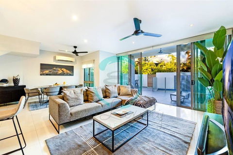 ZEN ARCTIC Luxury 2-Story T/House + Pool & Markets - Accommodation Batemans Bay 0
