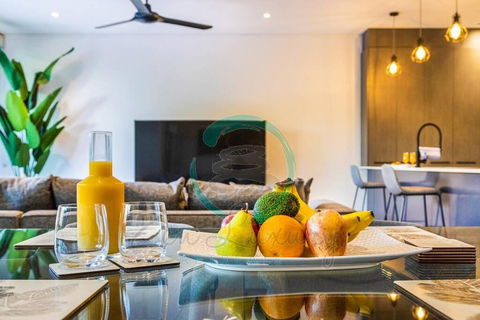 ZEN ARCTIC Luxury 2-Story T/House + Pool & Markets - Accommodation Batemans Bay 3