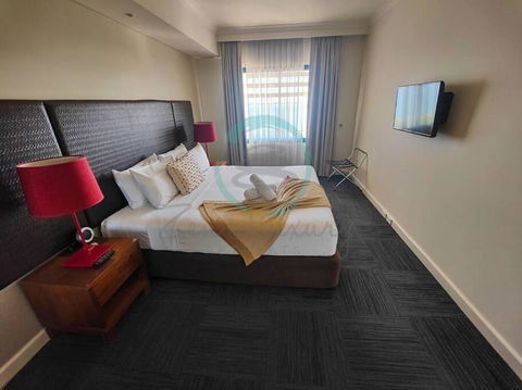 ZEN88 ESPLANADE: 1-BR Top Floor Ocean View Suite - Accommodation Batemans Bay 1
