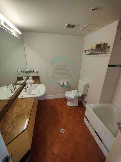 ZEN88 ESPLANADE: 1-BR Top Floor Ocean View Suite - Accommodation Batemans Bay 3