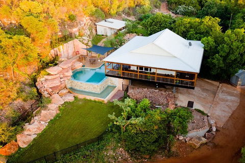 Wet Season Incredible Islands Tour - Horizontal Falls & Cygnet Bay Pearl Farm - Accommodation Batemans Bay 5