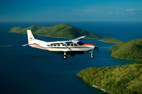 Reef And Island Scenic Flight From Airlie Beach - Accommodation Batemans Bay 3