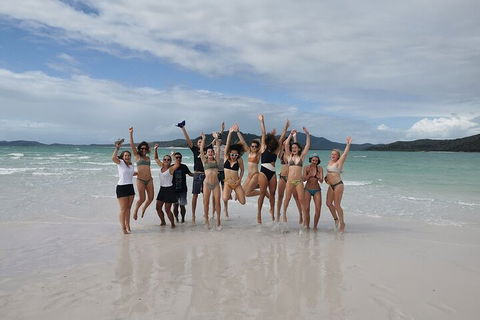 2-Night Whitsundays Sailing Cruise Incl. Whitehaven Beach & Great Barrier Reef - Accommodation Batemans Bay 4