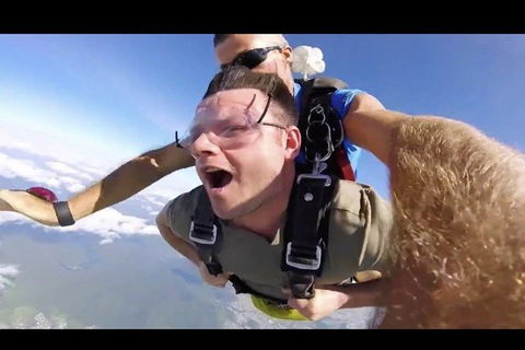 Reef And Rainforest Tandem Sky Dive In Cairns - Accommodation Batemans Bay 1