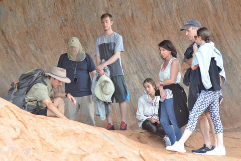 Uluru Small Group Tour Including Sunset - Accommodation Batemans Bay 2