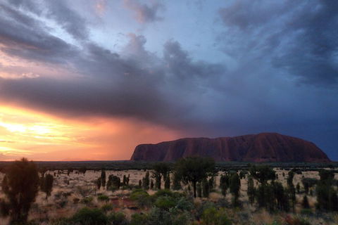 Uluru Small Group Tour Including Sunset - Accommodation Batemans Bay 4