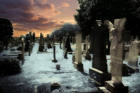 Southport Cemetery Paranormal Activity Tour QUEENSLAND - Accommodation Batemans Bay 1