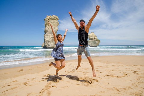 Great Ocean Road Reverse Itinerary With 12 Apostles From Melbourne - Accommodation Batemans Bay 3