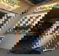 Small Group Adelaide Hills and Hahndorf Hideaway Tour from Adelaide - Accommodation Batemans Bay