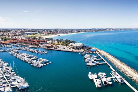 Glass Bottom Boat & Entry At AQWA - Accommodation Batemans Bay 2